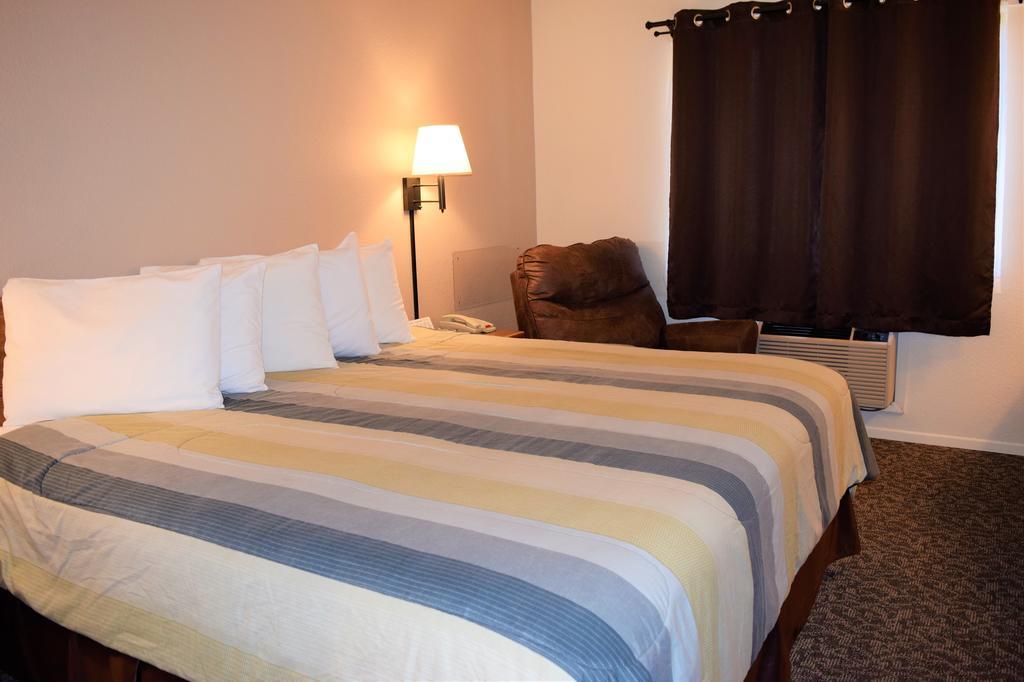 Country Inn Libby Экстерьер фото