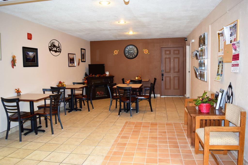 Country Inn Libby Экстерьер фото