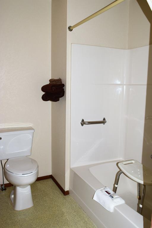 Country Inn Libby Экстерьер фото