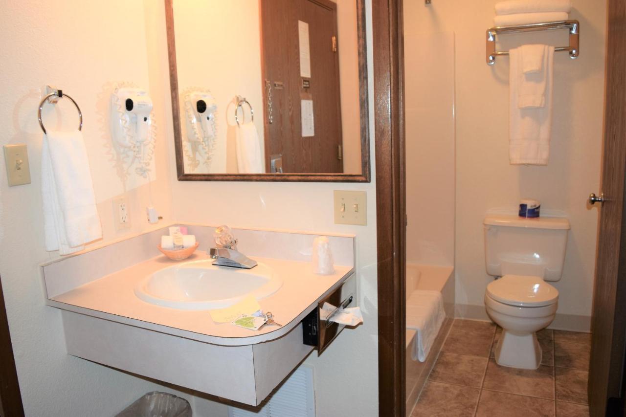 Country Inn Libby Экстерьер фото